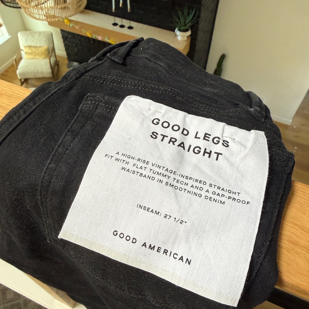 Good American Black Straight-Leg Jeans